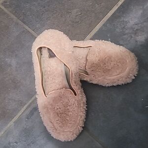 UGG Hailey Fluff Loafer Shoe Sheepskin Leather Foam Footbed Cream Sz 9 Firm